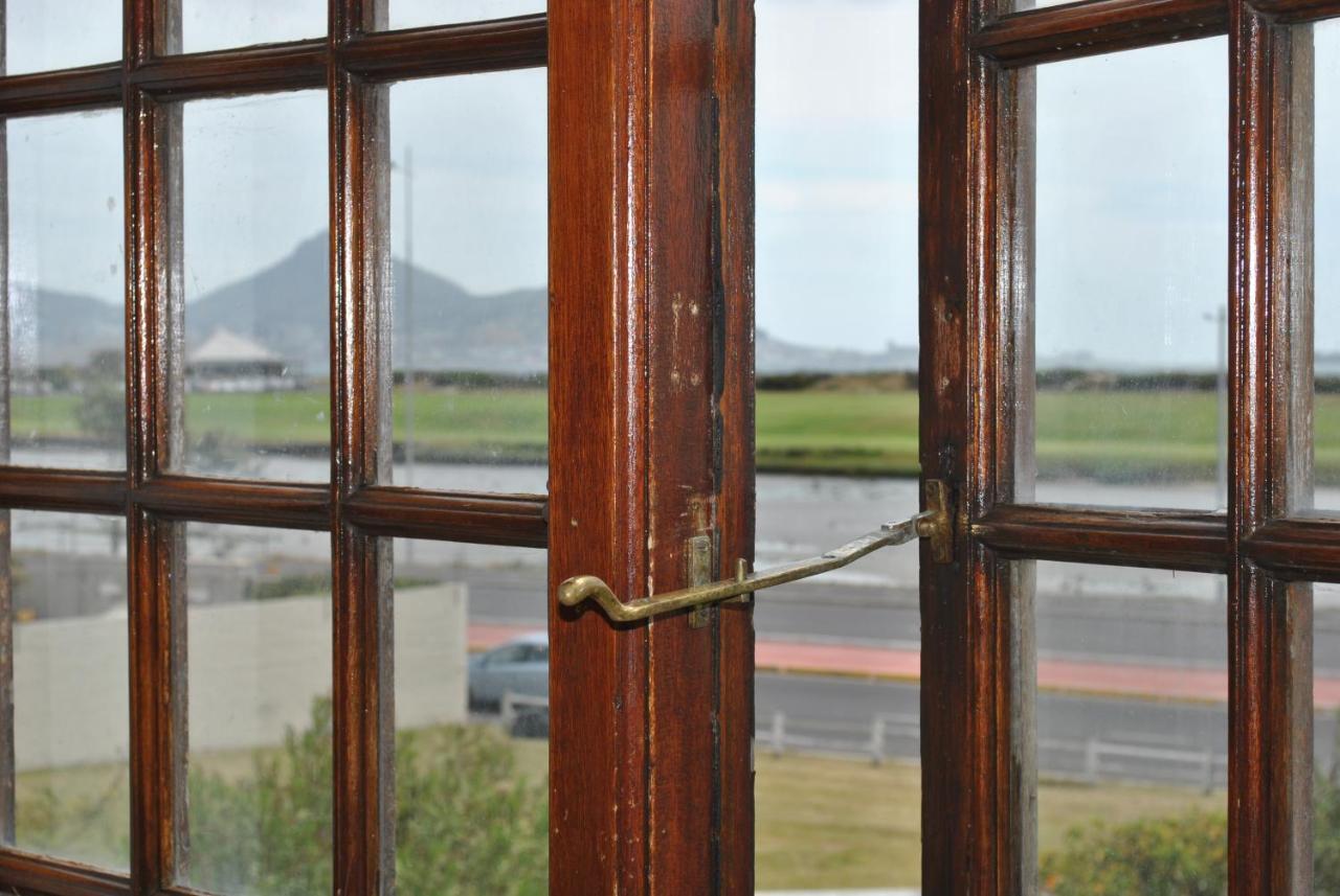 Cotswold House Guest house Cape Town