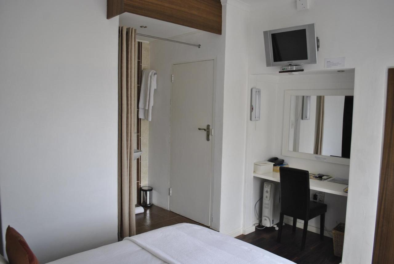 Cotswold House Guest house 4*